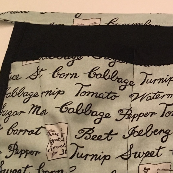 Waitress Apron - Picture 2 of 2